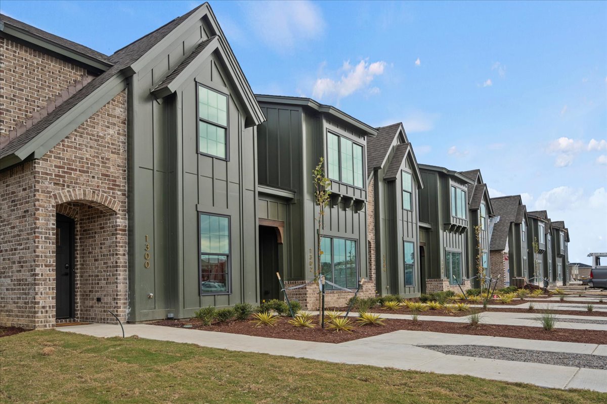 1318 twelve oaks ln - 1